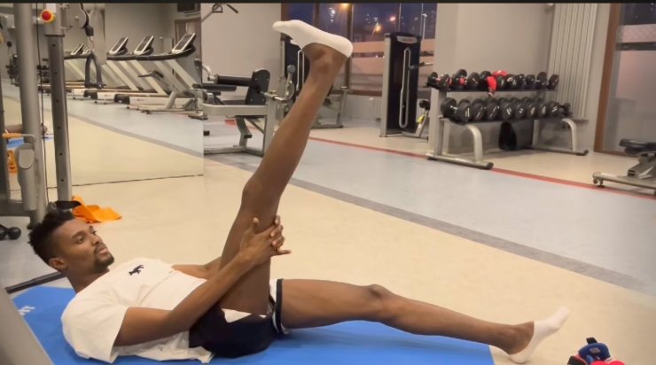 Bernard Mensah Çalışmalarını Sürdürüyor