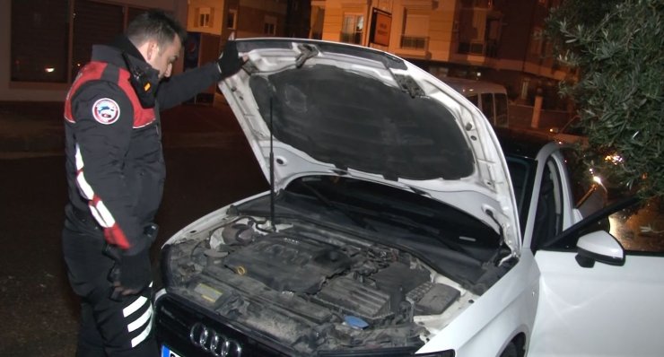 Polislerden 10 Kilometre Kaçan Sürücü: “polislerin Hayatını Tehlikeye Attığımın Farkında Değildim”