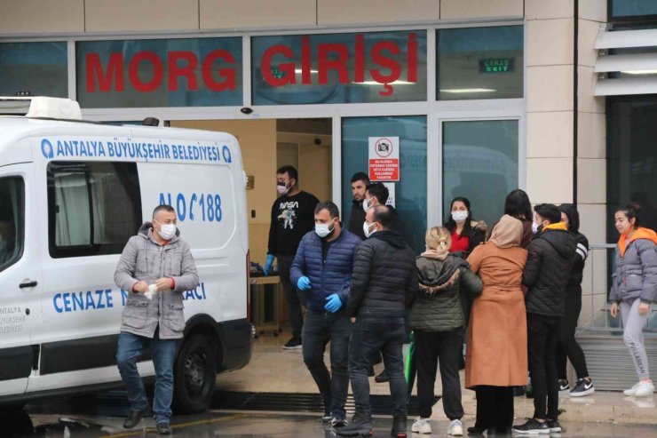 İki Sevgilinin Tartışmasında Hayatını Kaybeden Edanur’ın Cenazesi Gözyaşları Arasında Teslim Alındı