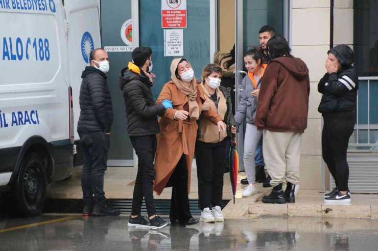 İki Sevgilinin Tartışmasında Hayatını Kaybeden Edanur’ın Cenazesi Gözyaşları Arasında Teslim Alındı