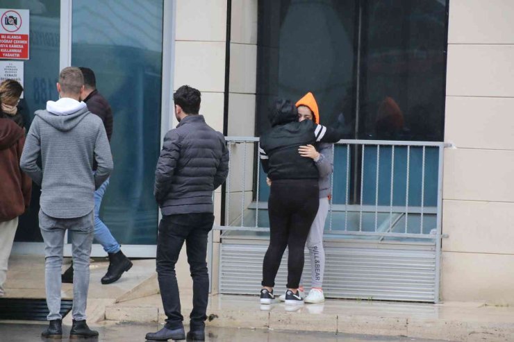 İki Sevgilinin Tartışmasında Hayatını Kaybeden Edanur’ın Cenazesi Gözyaşları Arasında Teslim Alındı