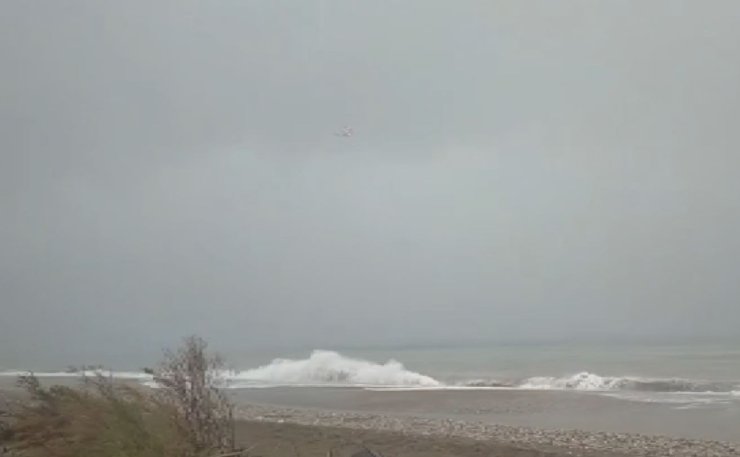 Antalya’da Bir Kişinin Denize Sürüklendiği İhbarı Ekipleri Alarma Geçirdi