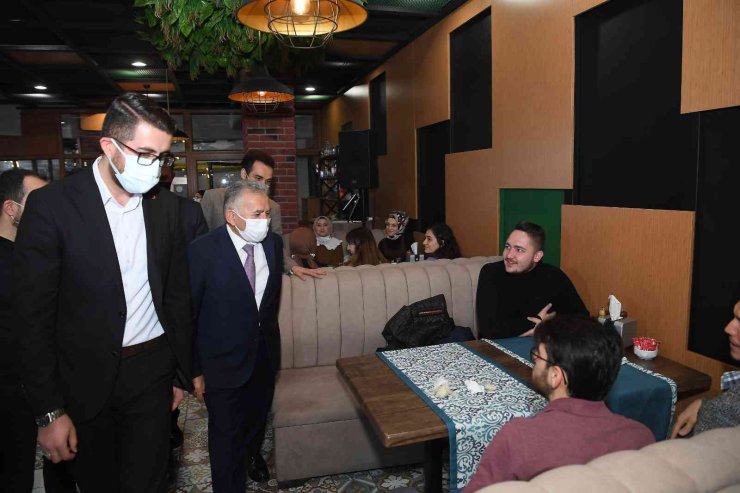 Büyükkılıç Gençlerle Buluştu