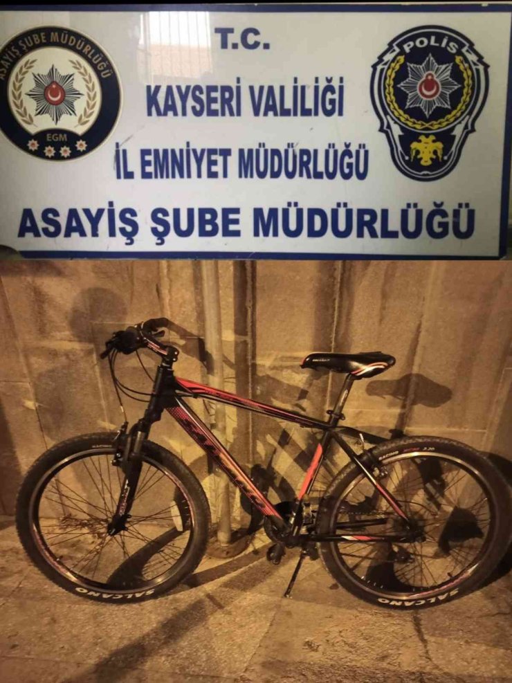 Sigara Hırsızları Kamerada