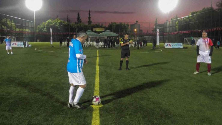 Veteranlar Naftalin Ligi Kurtuluş Kupasında Kupalar Sahiplerini Buldu