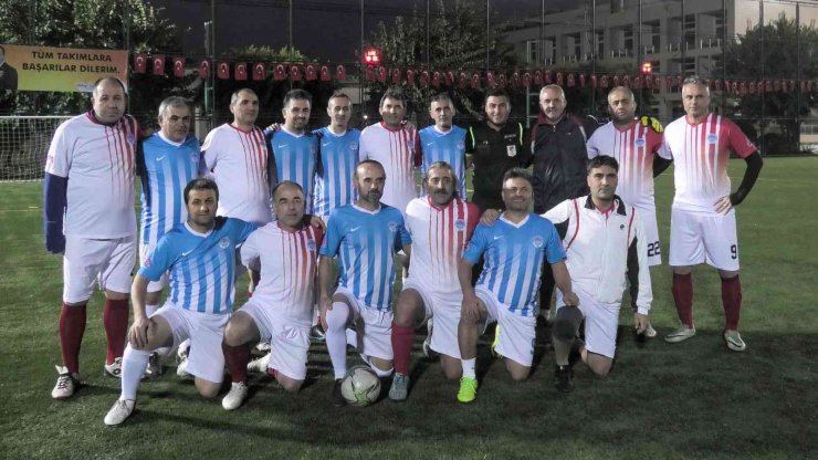 Veteranlar Naftalin Ligi Kurtuluş Kupasında Kupalar Sahiplerini Buldu