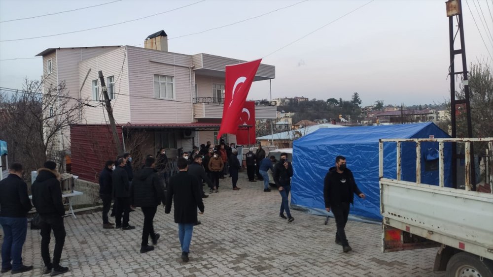 Şehit Piyade Sözleşmeli Er Ertuğrul Ulupınar'ın Mersin'deki Ailesine Acı Haber Verildi