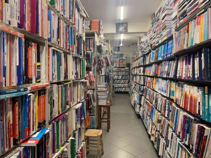 Öğrencilerin İhtiyacını İkinci El Soru Kitapları Karşılıyor