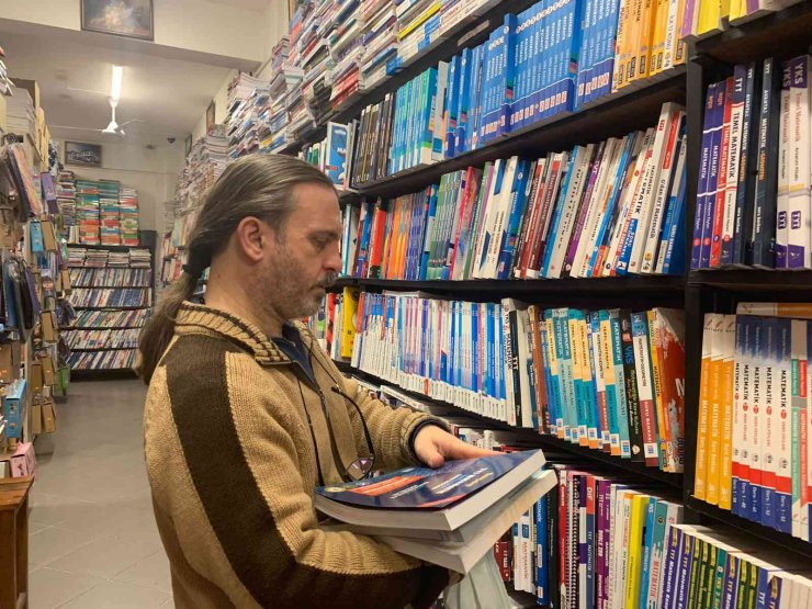 Öğrencilerin İhtiyacını İkinci El Soru Kitapları Karşılıyor