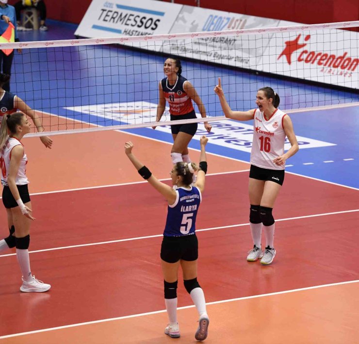 Muratpaşa’nın Sultanları, 30 Puanla Liderliği Sürdürüyor