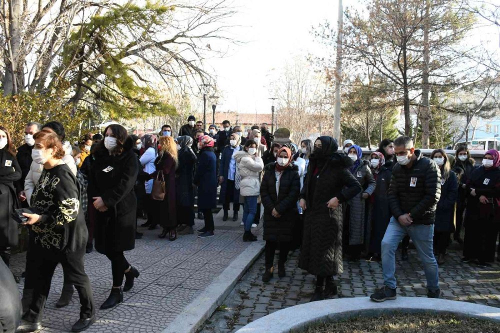Aksaray’da Korona Virüse Yenik Düşen Doktor Çift İçin Anma