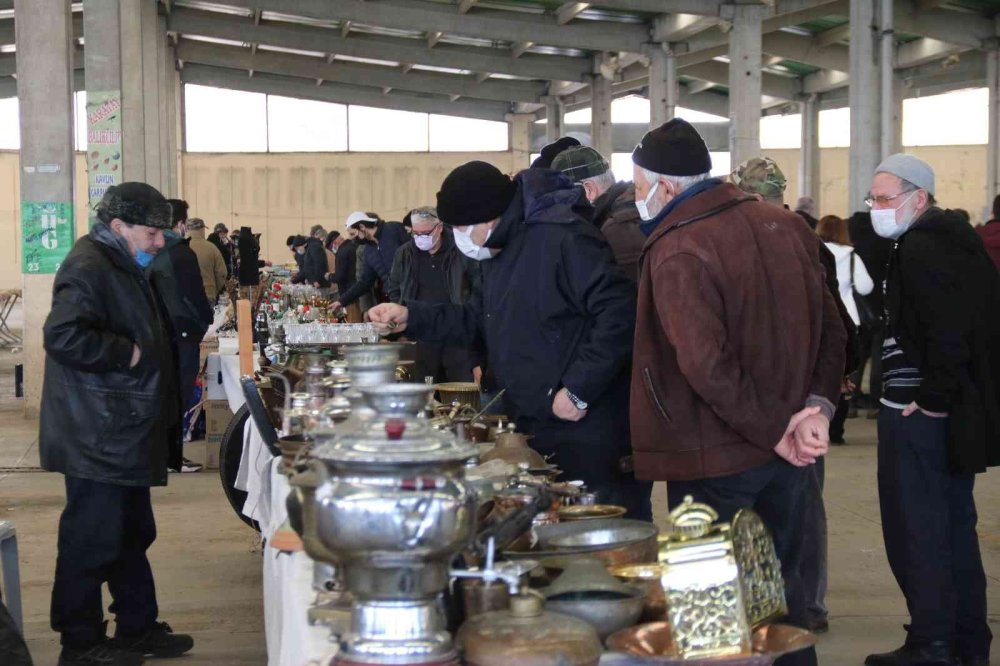 Eskişehir’de Yeni Yılın İlk Antika Pazarı Kuruldu