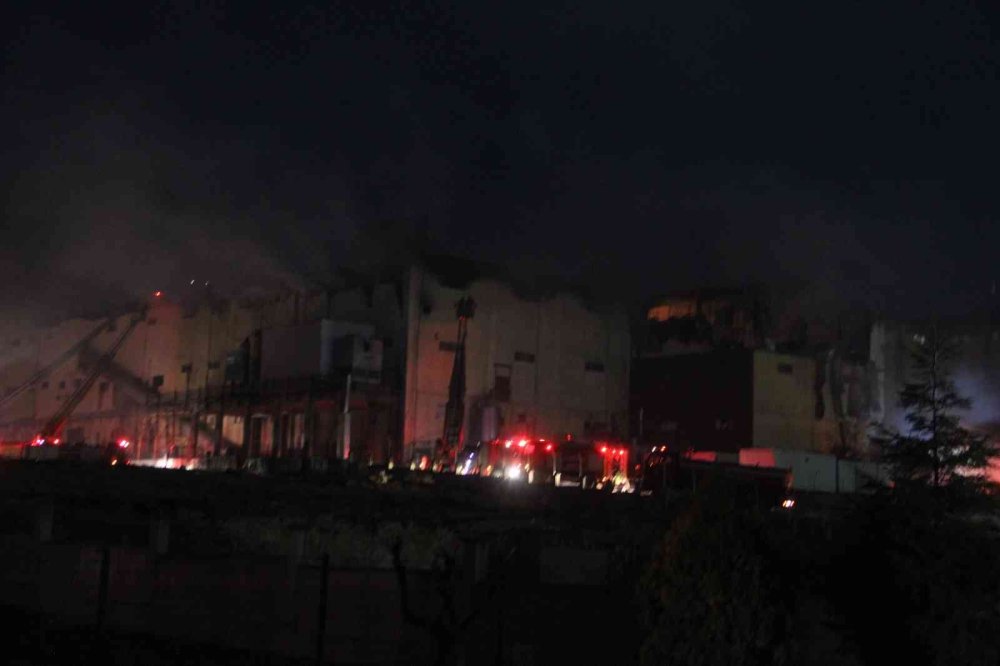 Karaman’da Fabrika Yangını Söndürüldü