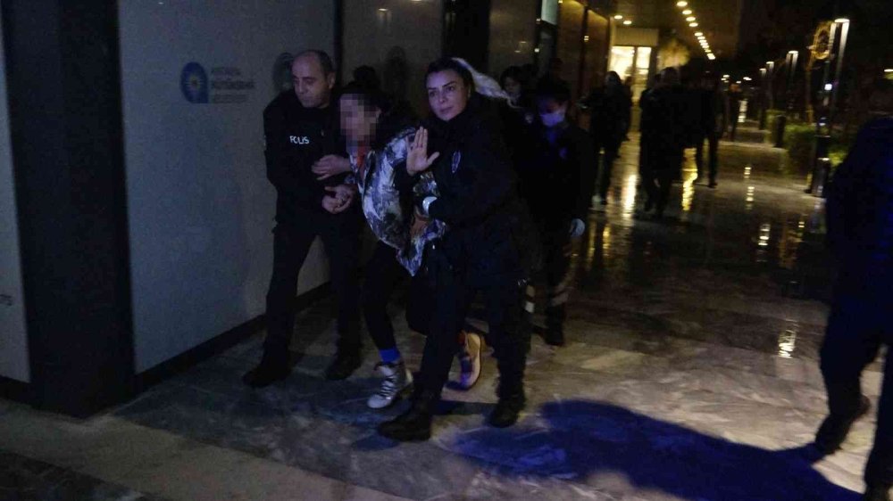 Aracında Tüple İntihara Kalkıştı