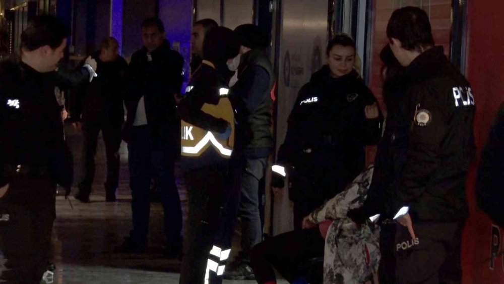 Aracında Tüple İntihara Kalkıştı