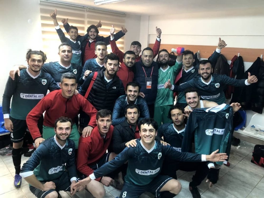 Aynı Anda Voleye Niyetlendiler, Ama!