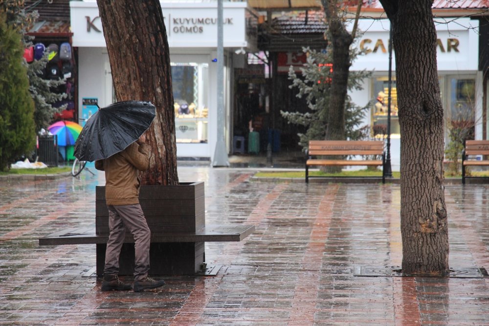 Karaman'da Yağmurlu Bir Gün Yaşandı