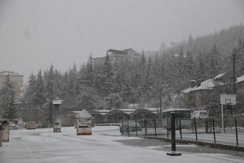 Konya'nın Hadim İlçesi Beyaza Büründü