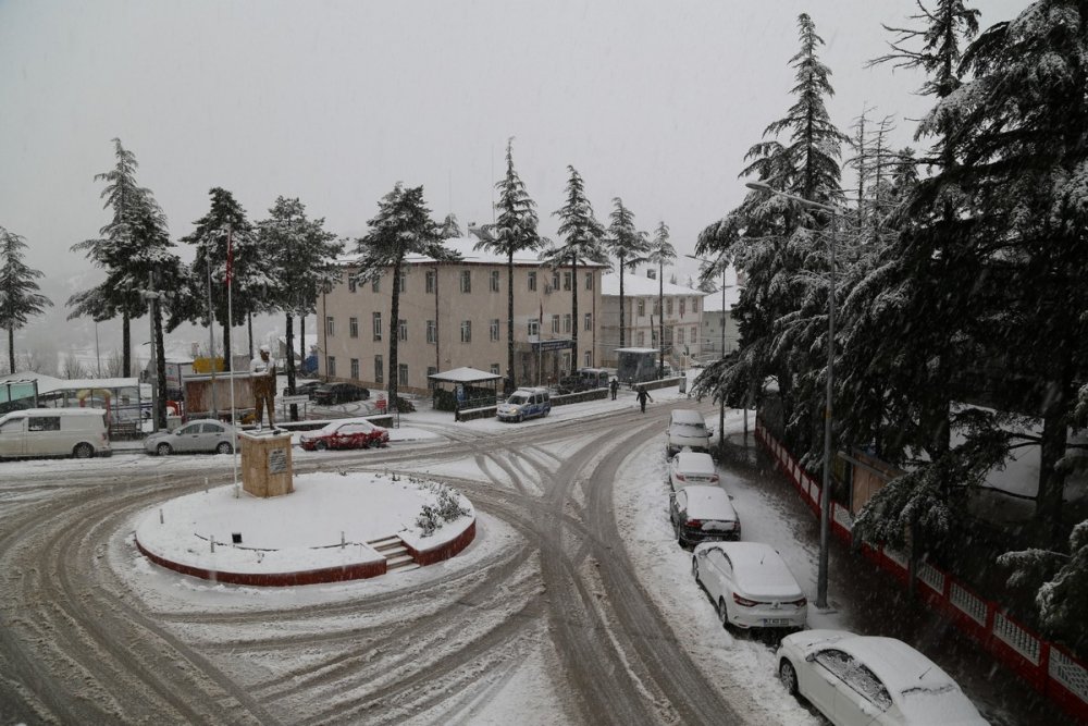 Konya'nın Hadim İlçesi Beyaza Büründü