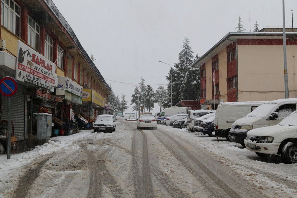 Konya'nın Hadim İlçesi Beyaza Büründü