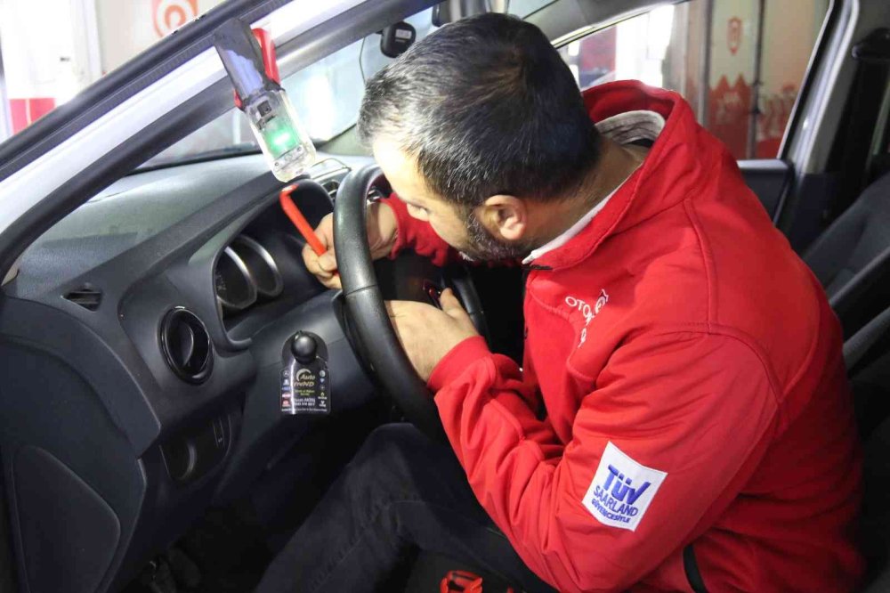 Hava Yastığı Yerinden Çıkanlar Pes Dedirtti