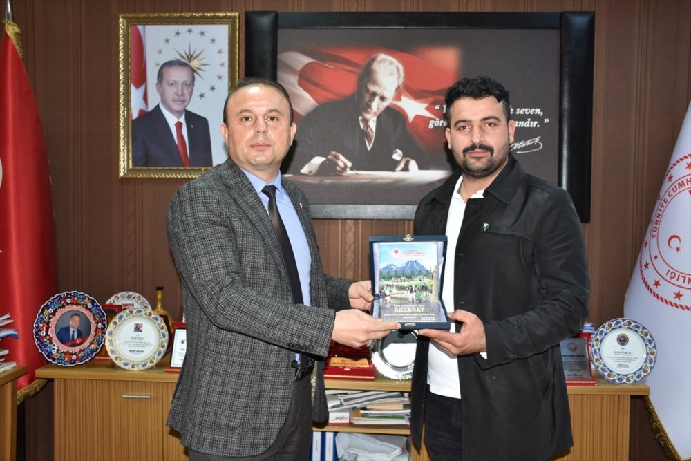 Tarım Ve Orman Müdürü Saklav, İşletmeci Koçak'a Plaket Verdi
