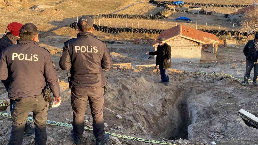 Define Arayan Vatandaş Kazdığı Tünelde Hayatını Kaybetti