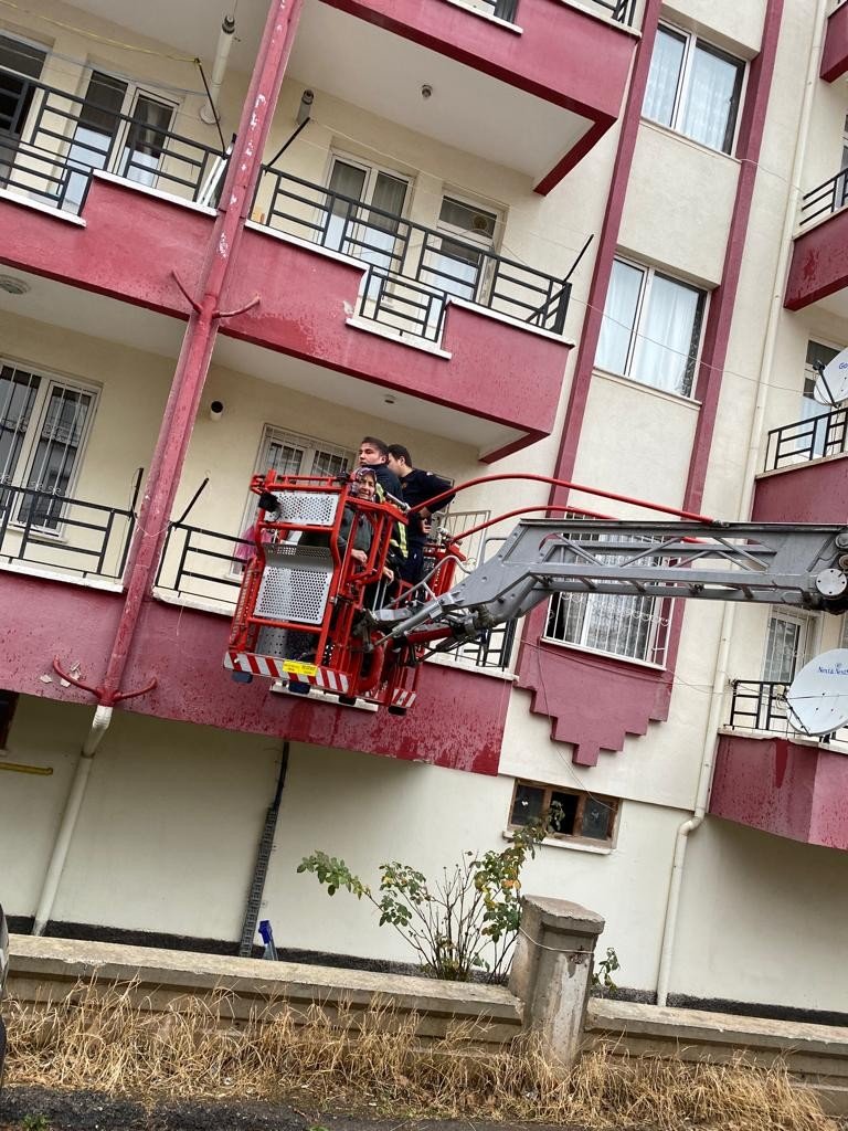 Aksaray'da Yangın Paniği