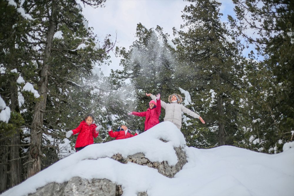 Antalya Naylonlu Ve Leğenli Kar Keyfi