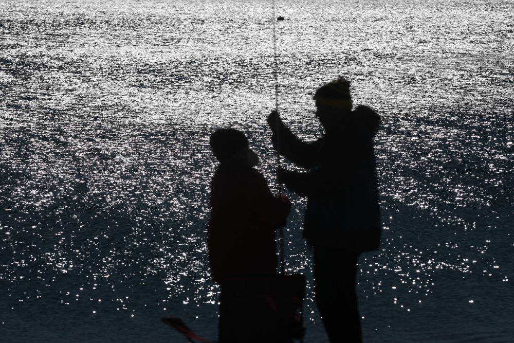 Antalyalılar Güneşin Keyfini Çıkardılar