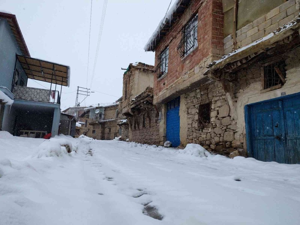 Konyalı Vatandaş Gurbetteki 25 Yılın Ardından Köyünde Muhtar Oldu