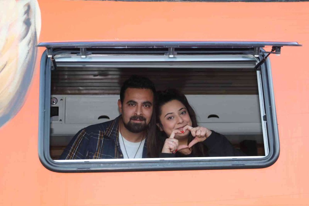 Antalyalı Çiftin Karavandan Yuvası