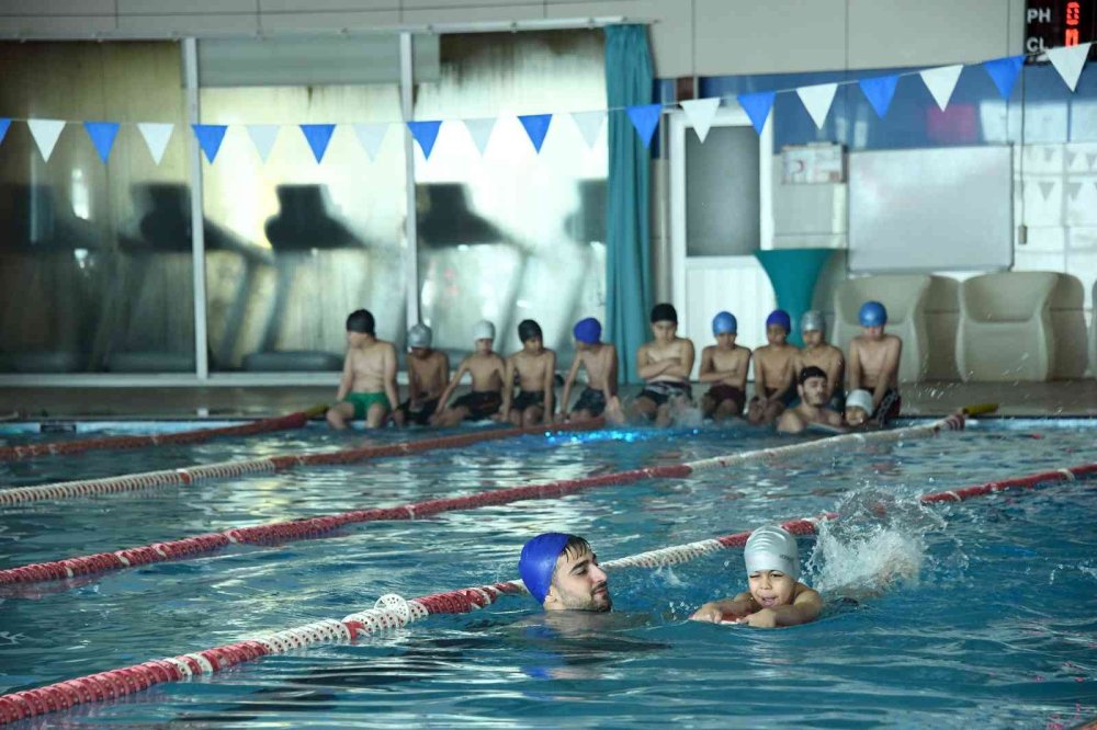 Başkan Altay: “3 Bin 500 Öğrencimize Yüzme Öğretiyoruz”