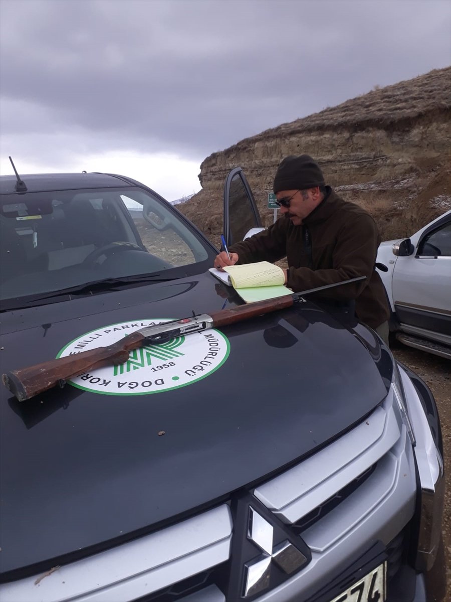 Kayseri'de Angut Kuşu Avlayanlara 7 Bin Lira Ceza Kesildi