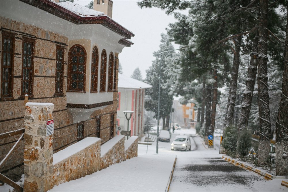 Akseki'de Kar Yağışı Etkin