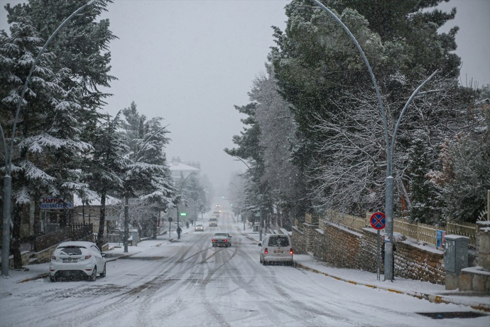 Akseki'de Kar Yağışı Etkin