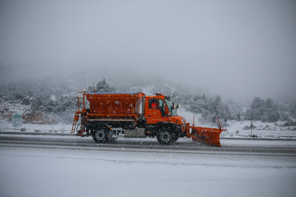 Akseki'de Kar Yağışı Etkin