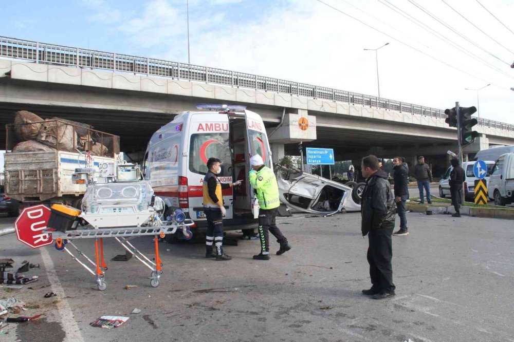 Bebek İçin Giderken Önlerinde Yaşanan Kazaya Müdahale Ettiler