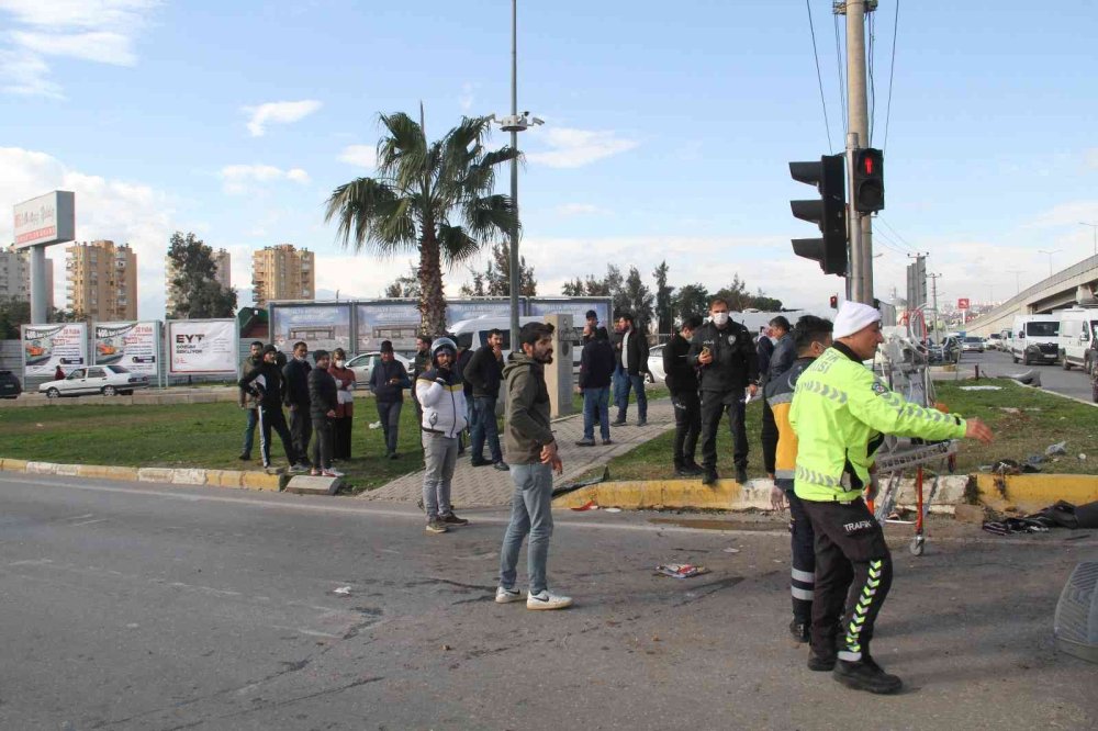 Bebek İçin Giderken Önlerinde Yaşanan Kazaya Müdahale Ettiler