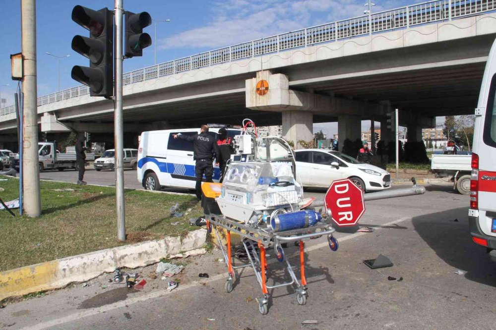 Bebek İçin Giderken Önlerinde Yaşanan Kazaya Müdahale Ettiler