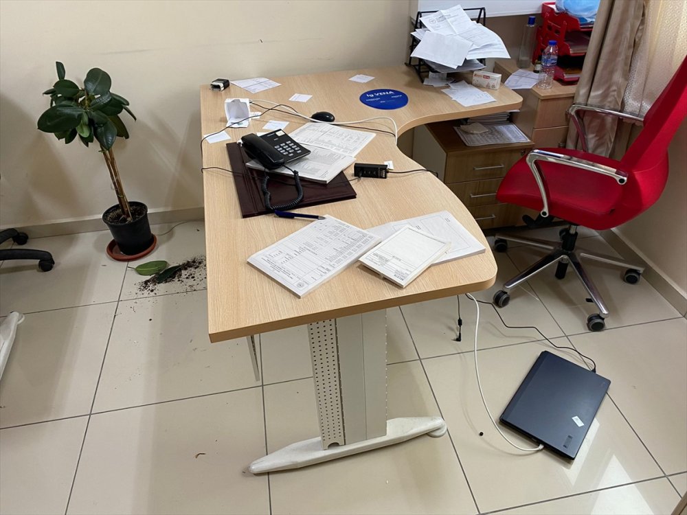 İlaç Yazdırmak İstediği Doktora Yumruk Attı