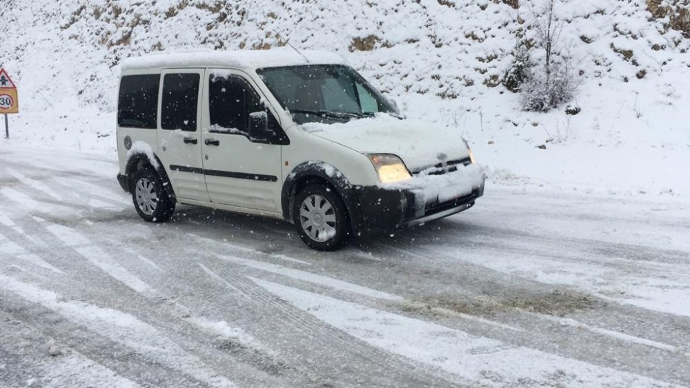 Karaman ve Mersin Arasında Kar Bastırdı