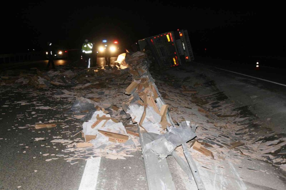 Konya’da Tır Devrildi: 1 Yaralı