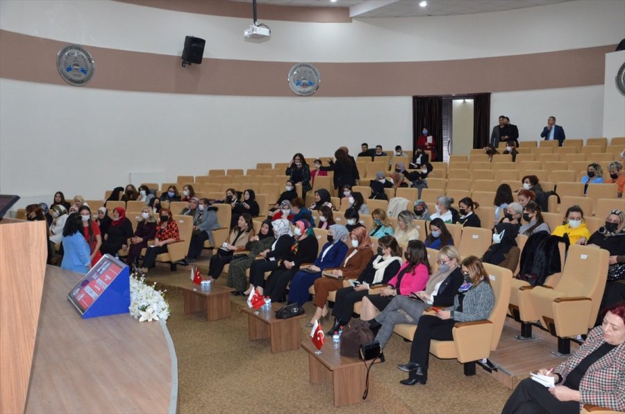 Aksaray'da İç Anadolu Bölgesi Kadın Kooperatifleri Çalıştayı Düzenlendi