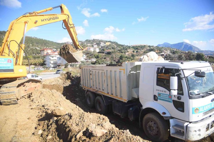 Alanya’da 30 Metrelik İmar Yolunda Çalışmalar Hızlandı