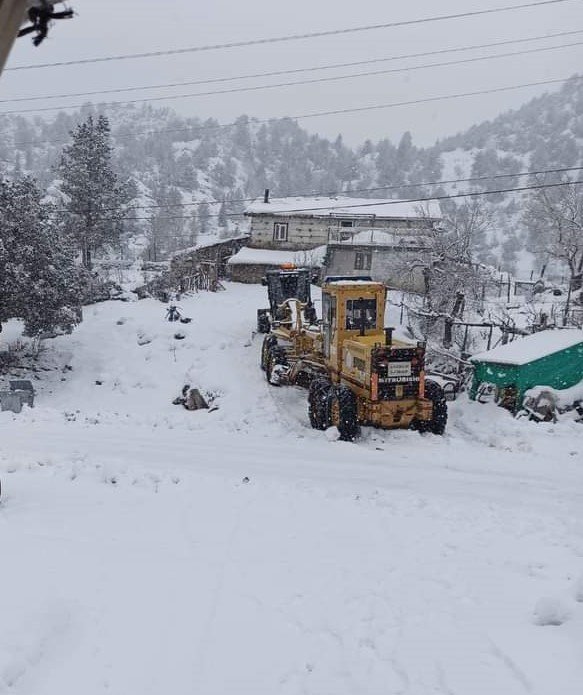 Torosların Zirvelerinde Karla Mücadele Çalışması