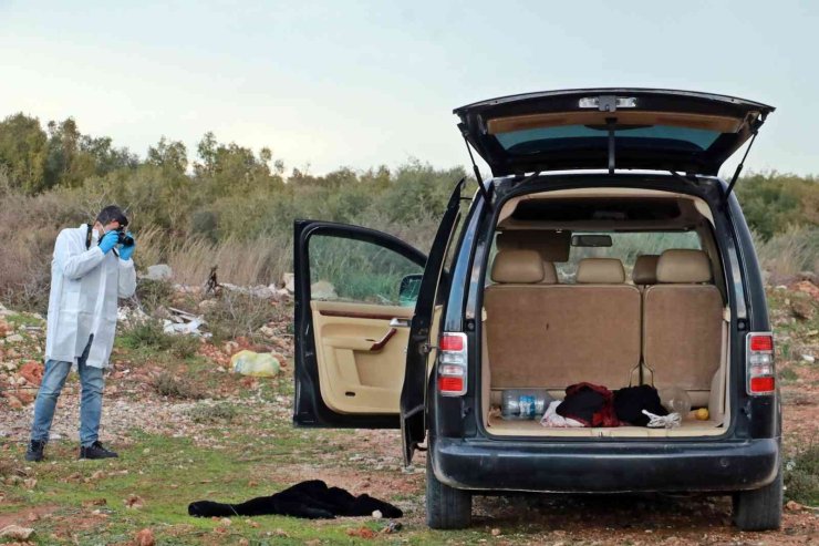 Otomobilin Camını Kırıp 30 Bin Liralık Bilgisayar Çaldılar, Köşeye Sıkışınca Araçlarını Bırakıp Kaçtılar