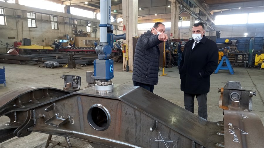 Beypazarı Kaymakamı Erdoğan, Vagon İmalatı Yapan Fabrikayı Ziyaret Etti