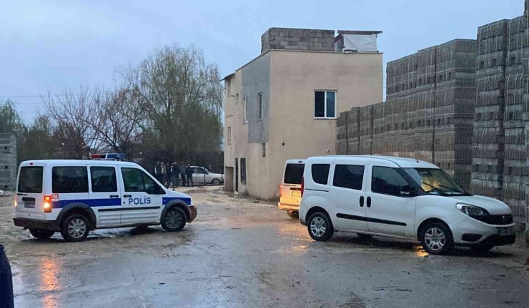 Kuzen Katili, Hamile Eşini De Öldürüp Gömmüş