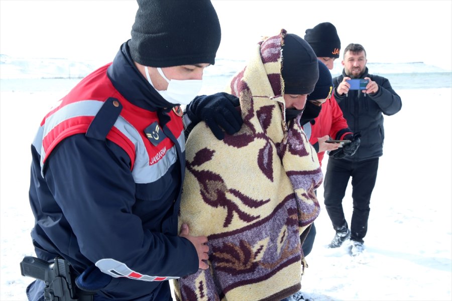 Kayseri'de Ördek Avına Gittikleri Barajda Mahsur Kalan Avcılar Kurtarıldı